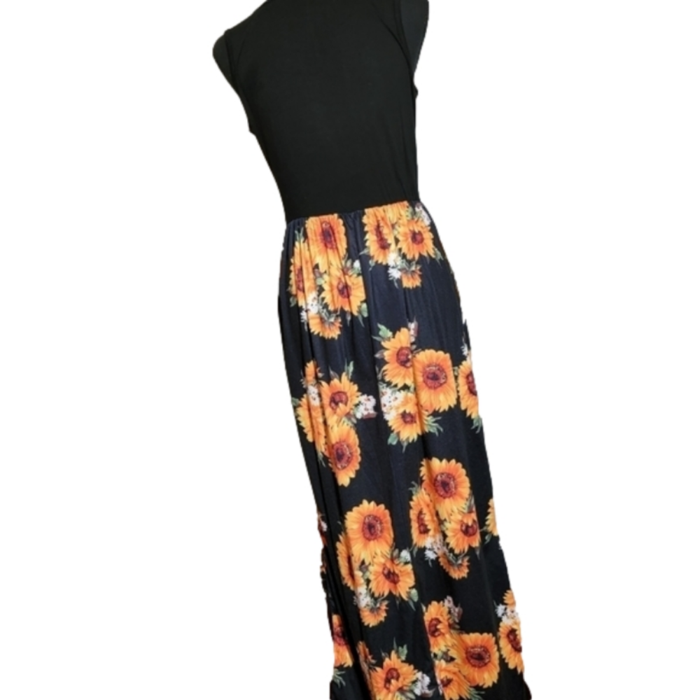 EUC Sunflower Print Maxi Dress Size Small